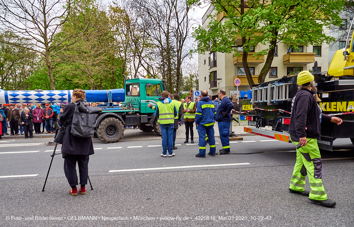 01.05.2023 - Maibaumaufstellung in Berg am Laim